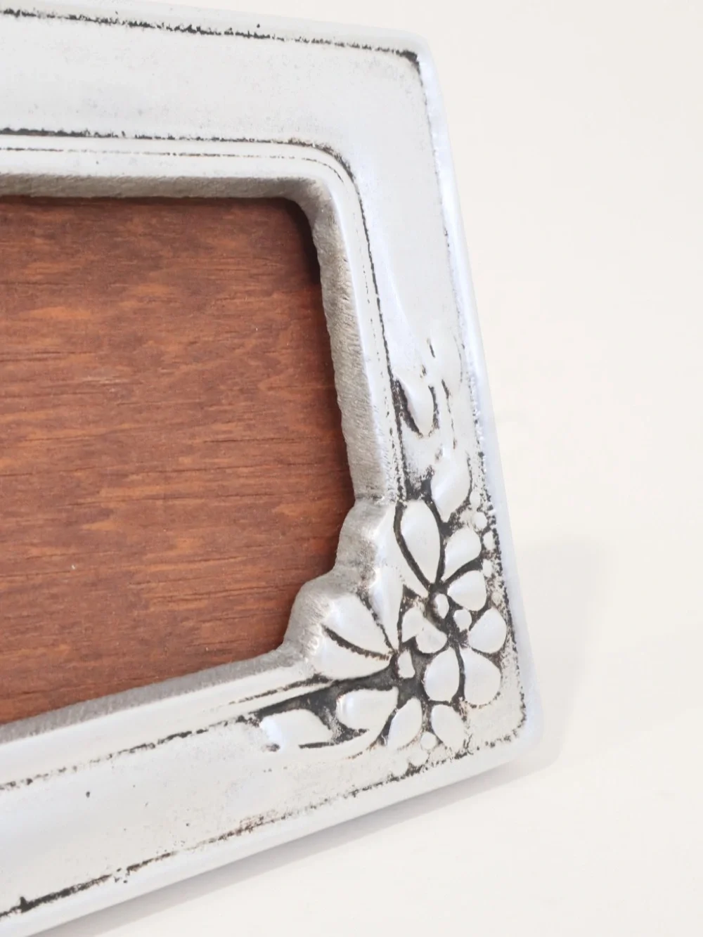 Vintage Mexican Pewter Picture Frame Floral & Leaves corner Handmade 5x6